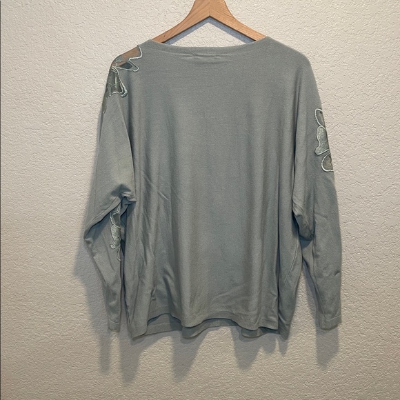 LIV Milano Light Green Gray Knit Top with Flower Accent Size 1X - Picture 8 of 8